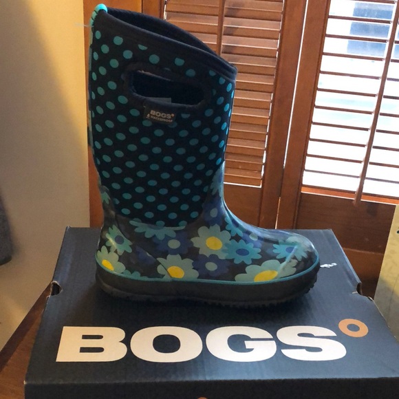 bogs girls size 1